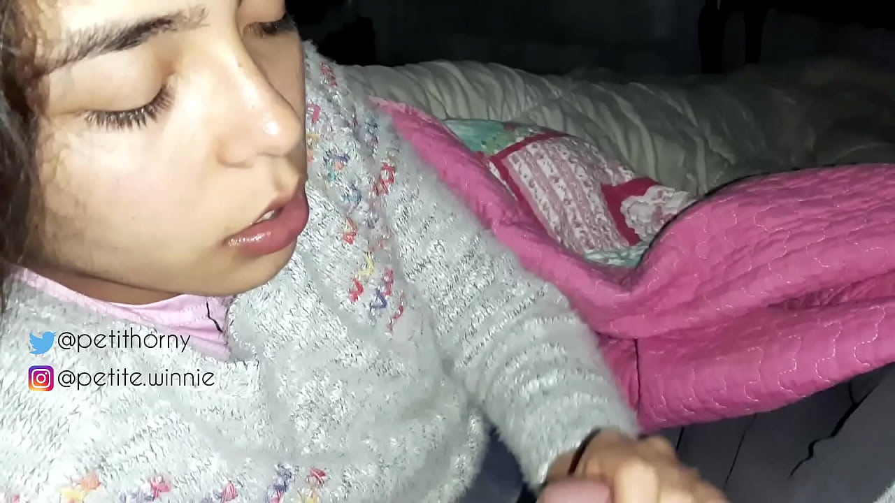 J'AVALE TOUT LE LAIT ACCUMULÉ DE MON MARI - MONTRER LA LANGUE AVEC LE SPERME