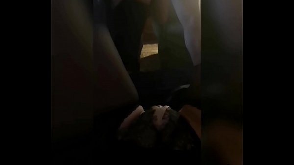 Hot MJM. Le mari baise sa copine devant sa femme. La chatte de l'épouse devient humide, ses fantasmes cochons ne font qu'embrouiller l'esprit.